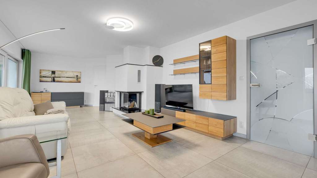 Immobilie in Wirsberg - Luxuriöse Architektenvilla! 1.417 m² Grundstück mit modernster Technik und ELW in ruhiger Traumlage - Bild 4