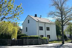 Frühlingsliebe | Zweifamilienhaus mit großem Grundstück – Die vollständige Adresse der Immobilie erhältst du vom Anbieter., 4451 Borsdorf – Vorschaubild 2