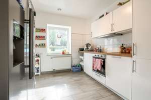 Investment gesucht? Umfassend saniertes 3-Familienhaus mit Garten, Balkonen, Garagen und Aufzug – Die vollständige Adresse der Immobilie erhältst du vom Anbieter., 53937 Schleiden – Vorschaubild 23