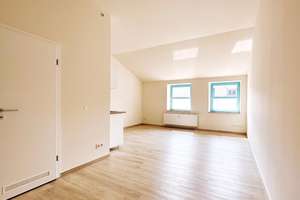 Neustadt! Sehr helles modernes Apartment mit Badewanne und Küche