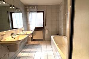Helles ruhiges Eckhaus mit 5 Zimmern in Nürnberg, Tiergarten Mögeldorf – Die vollständige Adresse der Immobilie erhältst du vom Anbieter., 90480 Schmausenbuckstraße, Nürnberg – Vorschaubild 15