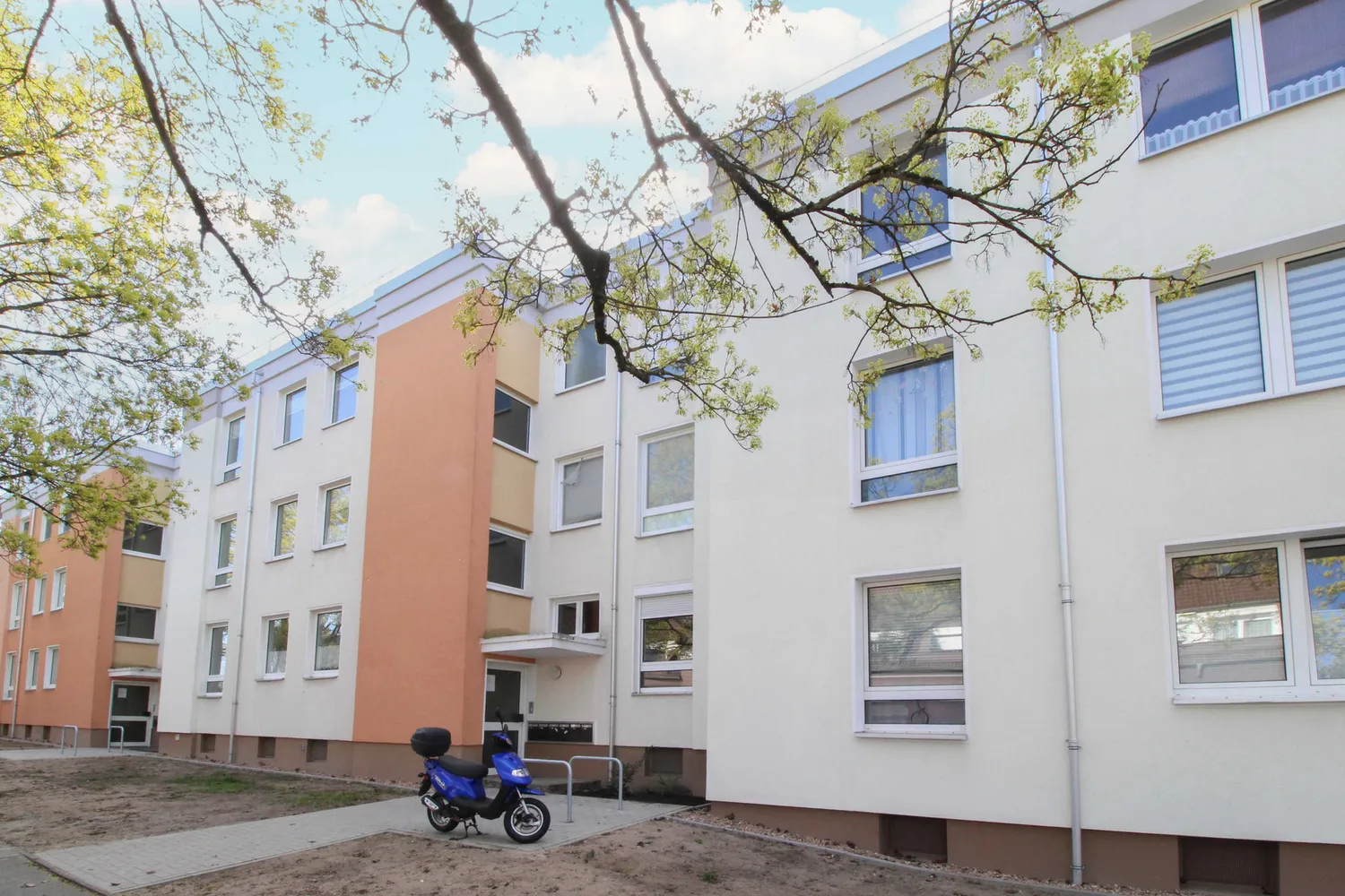Vielfältige Möglichkeiten: Gestaltbare Erdgeschosswhg. in urbaner Lage, Hannover Kreis – Bild 1