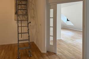 Modernisierte 3-Zimmer Dachgeschoss Wohnung - 2 Balkone + 2 Badezimmer – Waldschmidtstraße 5, 81545 Harlaching, München – Vorschaubild 25