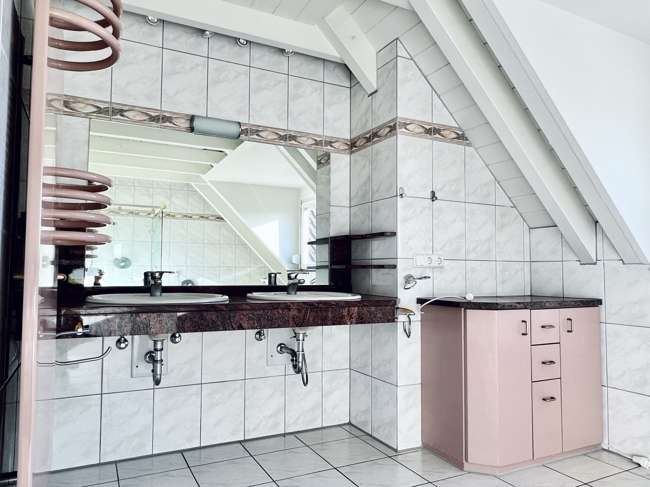 Immobilie in Bad Krozingen - - DG mit tollem Fernblick, ideal zum Wohnen und Arbeiten - 360° VIEW - Bild 0