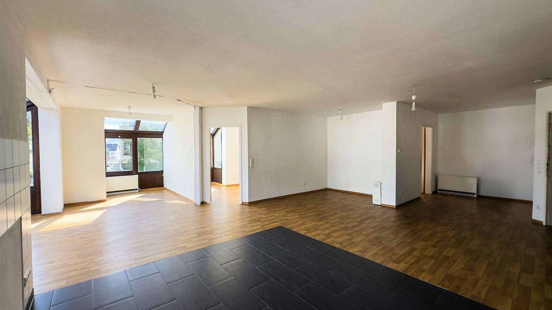 Immobilie in Gärtringen - GÄRTRINGEN: Großzügig Wohnen und Sonnenlicht satt - Bild 0