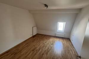 Wohnen mit Charakter: 2-Zimmer-Dachgeschosswohnung am Wittelsbacher Park – Die vollständige Adresse der Immobilie erhältst du vom Anbieter., 86159 Antonsviertel, Augsburg – Vorschaubild 2