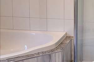 EKSLUSIVES 5,5 Zi. HAUS Nähe-CH GRENZE-  in  79761 Waldshut-Tiengen – Die vollständige Adresse der Immobilie erhältst du vom Anbieter., 79761 Waldshut-Tiengen – Vorschaubild 15