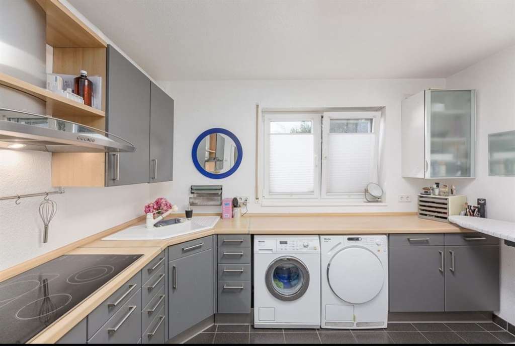 Immobilie in Steinmauern - Stilvolle Wohnresidenz mit Pool, Privatsphäre und großzügigem Raumkonzept - Bild 3