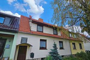 Einfamilienhaus, in einer bald ruhigen Lage, in Großengottern zu verkaufen :) – Mühlhäuser Straße 29, 99991 Großengottern – Vorschaubild 2