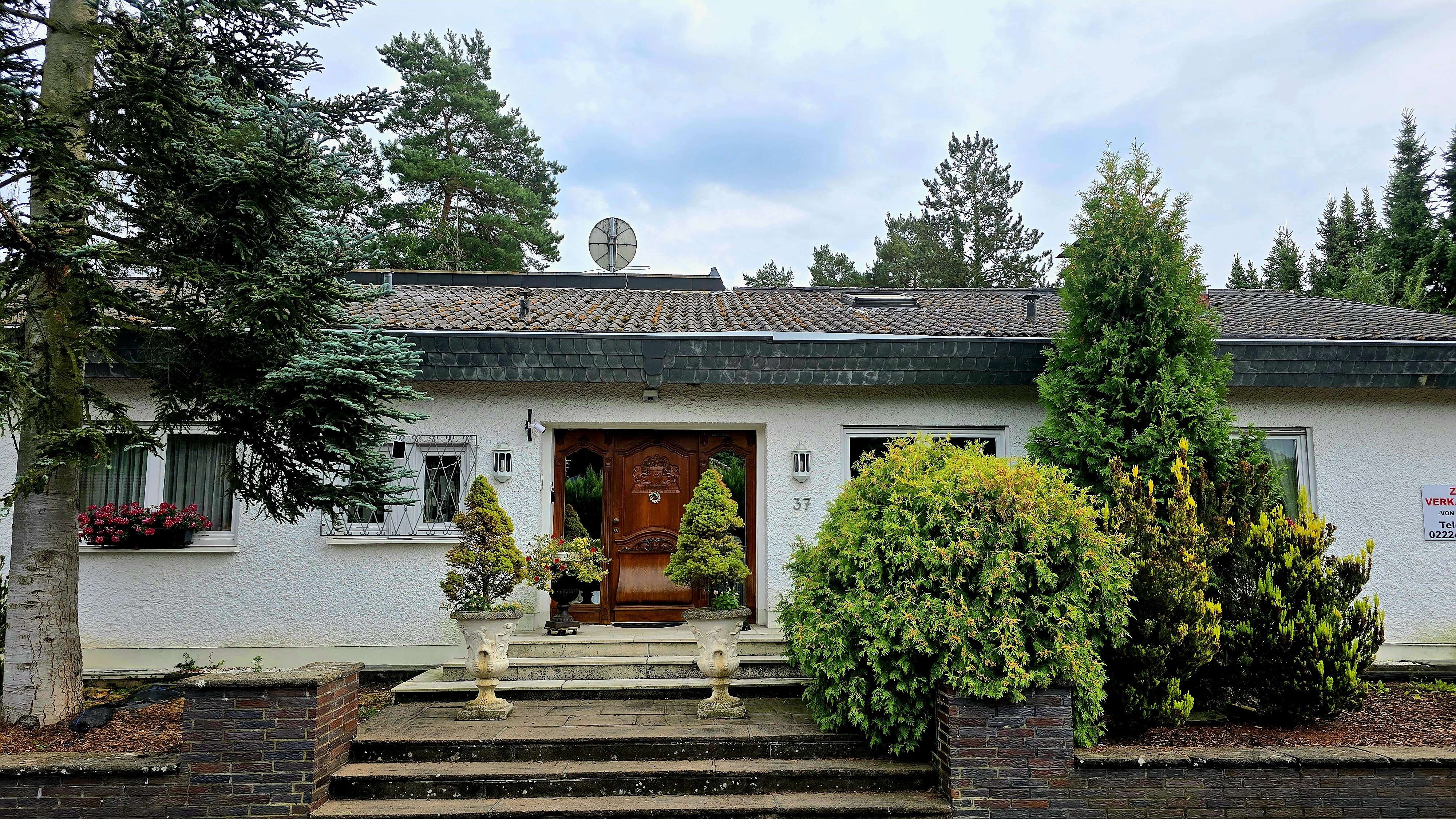 Immobilie in Rheinbreitbach - Einfamilienhaus mit Top-Ausstattung 2 Bäder ruhiger Lage Garten Garage Carport schöne Au - Bild 0