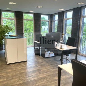 Büro- / Praxisfläche in schöner Lage direkt am Volksgarten