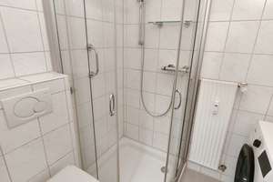 Modernes WG-Zimmer in Bogenhausen: Hell, frisch saniert & voll ausgestattet – Franz-Wolter-Straße 15, 81925 Oberföhring, München – Vorschaubild 9