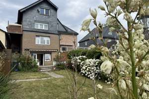 Ihr grünes Zuhause: Charmante Maisonettewohnung mit eigenem Eingang und großem Gartenparadies