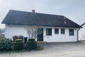 Freistehendes Einfamilienhaus mit großzügigem Gartengrundstück in Osterwaal! – Die vollständige Adresse der Immobilie erhältst du vom Anbieter., 84072 Au in der Hallertau – Vorschaubild 1
