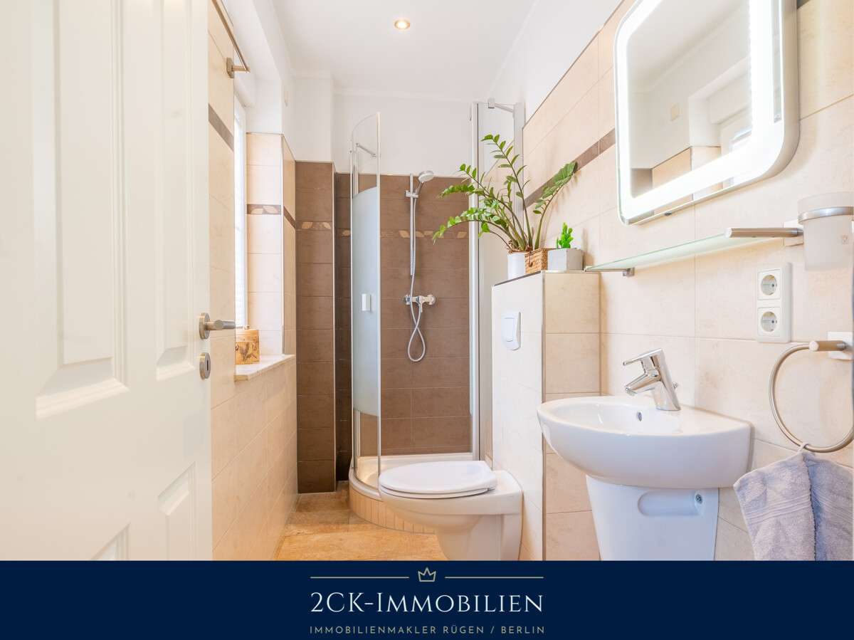 Immobilie in Baabe - Ostseebad Baabe: Moderne DHH, 5 Zimmer, 125 m², Seeblick, Kamin, 2 Bäder & Stellplätze! - Bild 0