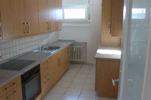 Gepflegte  2-Raum-Wohnung mit Einbauküche und Gartennutzung