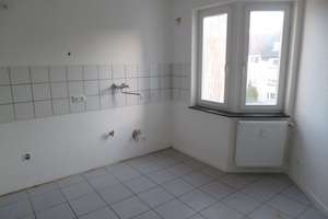 Frisch renovierte 3,5 Raumwohnung mit Balkon + Wohnberechtigungsschein – Kurt-Schumacher-Straße 130, 45881 Schalke-Nord, Gelsenkirchen – Vorschaubild 4