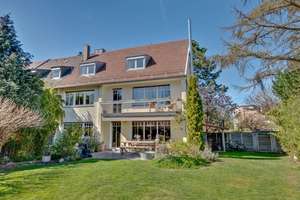 Traumhafte Ruheoase! Elegantes Stadthaus mit Pool, einzigartigem Garten und 700m² Grundstück – Die vollständige Adresse der Immobilie erhältst du vom Anbieter., 90439 Sankt Leonhard, Nürnberg – Vorschaubild 2