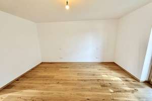 Erstbezug in moderner 3-Zimmer-Wohnung im neu ausgebauten Bauernstadl mit überdachter Terrasse – Ametsbichl 6, 83109 Großkarolinenfeld – Vorschaubild 9