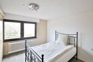Großzügiges 3-Familienhaus mit Wintergarten, Balkon, Solaranlage & großem Grundstück – Die vollständige Adresse der Immobilie erhältst du vom Anbieter., 75365 Calw – Vorschaubild 18