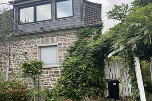 Reserviert- TOP Lage - Saniertes Schmuckstück - mit außergewöhnlichem Garten