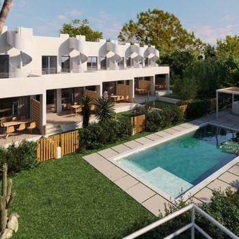 NEU GEBAUTE REIHENHÄUSER AB 570.000 EURO....