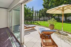Villa am Lerchesberg | Eckgrundstück I saniert I Indoorpool| Einliegerwohnung |