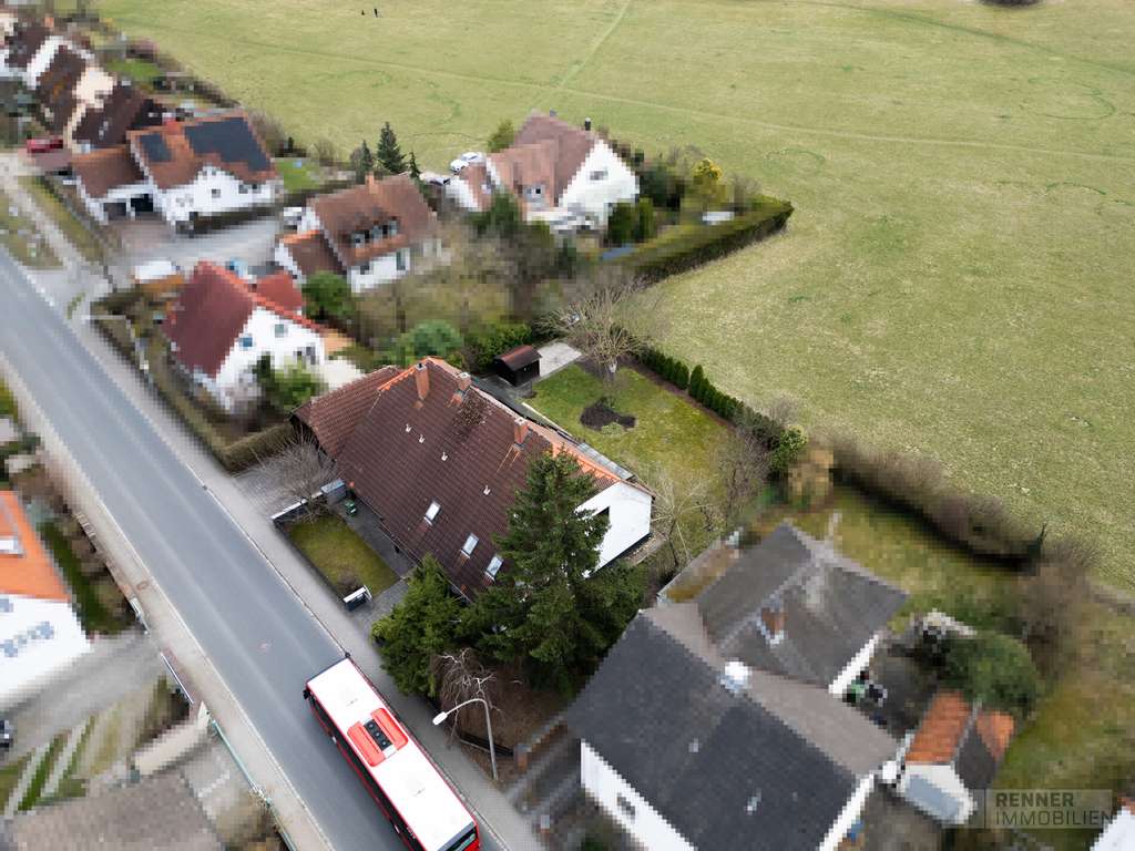 Immobilie in Bubenreuth - Großzügiges Haus mit großem Grundstück, Weitblick und PV-Anlage in Erlangens Umkreis - Bild 2