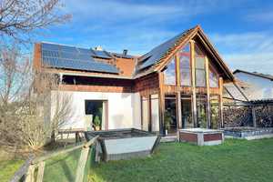 Charmantes Einfamilienhaus mit Wohnqualität – Rosenheim (Kreis) – Vorschaubild 1