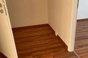 tolle Anlagemöglichkeit - Wohnblock mit vier Eingängen zu verkaufen – Erich-Weinert-Straße 19a-d, 4651 Bad Lausick – Vorschaubild 3