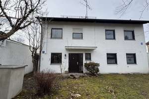 Sanierungsbedürftige Doppelhaushälfte mit Gestaltungspotenzial in schöner Lage Neubiberg – Waldstraße 3, 85579 Neubiberg – Vorschaubild 1