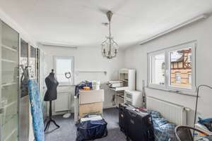 Familienidyll mit Garten: Geräumige Doppelhaushälfte in gefragter Lage in Stuttgart-Ost – Die vollständige Adresse der Immobilie erhältst du vom Anbieter., 70188 Ostheim, Stuttgart – Vorschaubild 9