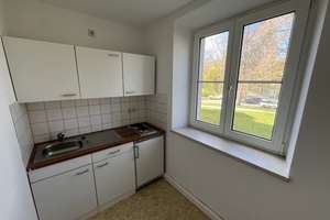Wohlfühl-Apartment am Schlossteich inkl. EBK ohne Aufpreis! – Erich-Schmidt-Str. 9, 9113 Zentrum, Chemnitz – Vorschaubild 2