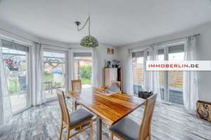 IMMOBERLIN.DE - Adrettes Haus mit Südterrassen in familienfreundlicher Lage im Berliner Speckgürtel – Die vollständige Adresse der Immobilie erhältst du vom Anbieter., 12526 Bohnsdorf, Berlin – Vorschaubild 4