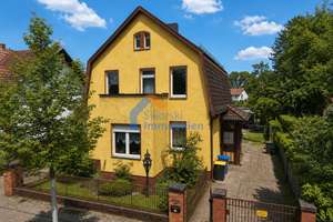 Fußläufig zum S-Bahnhof |Zweifamilienhaus mit großem Grundstück & Nebengebäuden – Die vollständige Adresse der Immobilie erhältst du vom Anbieter., 12589 Rahnsdorf, Berlin – Vorschaubild 3