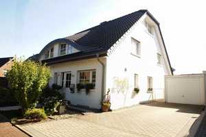 1A weiße Doppelhaushälfte in ruhiger sonniger Lage in Fischeln Kütterweg – Krefeld – Vorschaubild 1