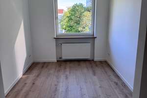 Hochwertig sanierte 3,5-Zimmer-Wohnung mit großem Süd-Balkon in München-Forstenried – 81475 Fürstenried-West, München – Vorschaubild 4