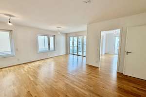 Lichtdurchflutete Etagenwohnung mit großzügigem Balkon