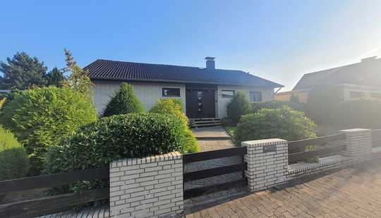Bild von Familienfreundliches Haus mit Potential: Großzügiges Grundstück, ruhige Lage, Fernwärme