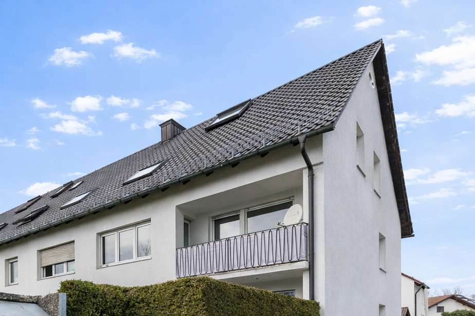 Immobilie in Neuried - Gemütliche helle Wohnung mit Balkon und Einzelgarage - Bild 1