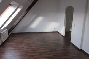 Eutritzsch - kleine, helle Dachgeschoßwohnung mit Tageslichtbad, Wanne & EBK in ruhiger Seitenstraße – Anhalter Straße 20, 4129 Eutritzsch, Leipzig – Vorschaubild 4