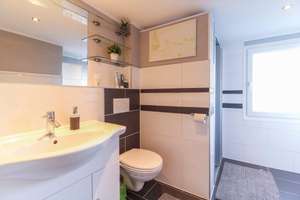 Charmantes Reihenmittelhaus in Bremerhaven-Geestemünde – Perfekt für Familien – Die vollständige Adresse der Immobilie erhältst du vom Anbieter., 27570 Wulsdorf, Bremerhaven – Vorschaubild 11