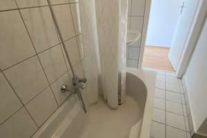 Ideal für Studenten & Pendler (m/w/d). Appartement 34m² mit Küche inkl. EBK und modernem Wannenbad. – Nathrather Straße xx, 42327 Vohwinkel, Wuppertal – Vorschaubild 10