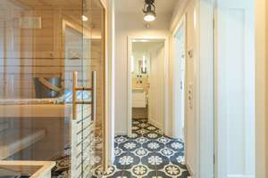 Design-Ferienhaus mit Sauna, Kamin & Wasserblick – Die vollständige Adresse der Immobilie erhältst du vom Anbieter., 23570 Travemünde, Lübeck – Vorschaubild 10