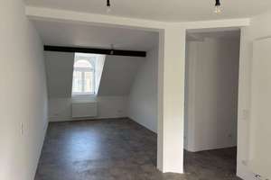 Lifestyle und Lebensqualität in einer sanierten Dachgeschosswohnung eines Jugendstilhauses!