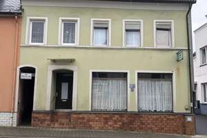 Keine Käuferprovision - Zweifamilienhaus in Gefrees - Zwangsversteigerung – Die vollständige Adresse der Immobilie erhältst du vom Anbieter., 95482 Gefrees – Vorschaubild 1