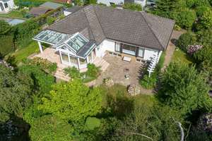 Großzügiger Bungalow auf 967 qm mit Premium-Wintergarten, moderner Hybrid-Wärmepumpe und ca. 335  – Die vollständige Adresse der Immobilie erhältst du vom Anbieter., 22045 Jenfeld, Hamburg – Vorschaubild 2