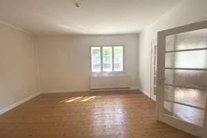 +Dielenboden in EG 3-Zimmer-Wohnung mit Balkon in gepflegter Denkmalanlage – Hannover-Kleefeld 8_13 – Die vollständige Adresse der Immobilie erhältst du vom Anbieter., 30628 Kleefeld, Hannover – Vorschaubild 18