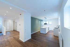 Helle 5-Zimmer Wohnung mit Garage, barrierefrei und Hobbyraum