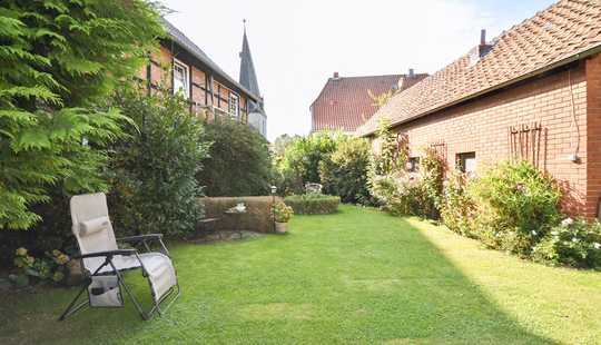 Bild von Großzügiges Zweifamilienhaus auf idyllischem Grundstück in Vechelde-Sierße!